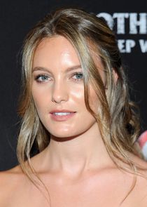 Leila George