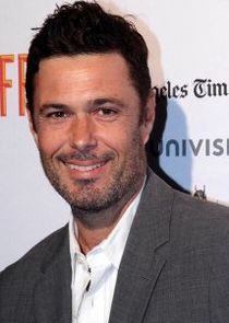 Carlos Bernard