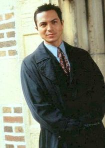 Detective Reynaldo "Rey" Curtis